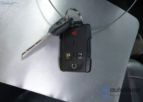 2018 Chevrolet Silverado 1500 2Lt из США, поврежденный, VIN 1GCVKREC6JZ301814